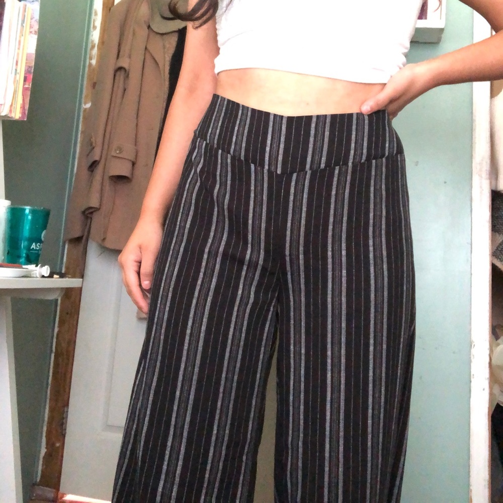 High waisted black stripped pants